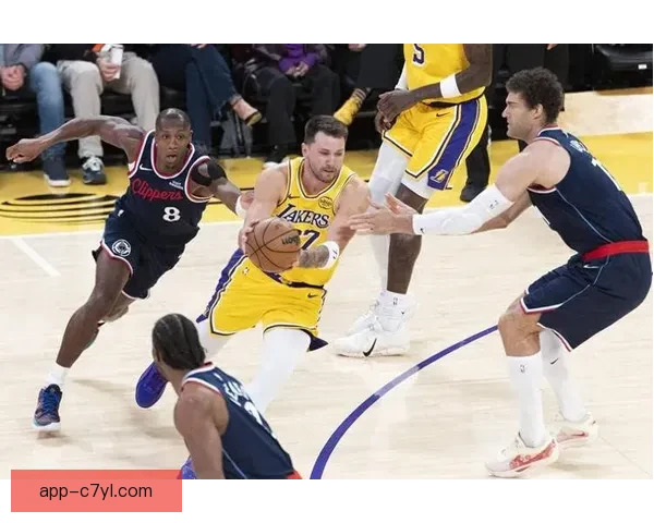 湖人险胜快船两喜两忧凸显关键 湖人险胜快船两喜两忧凸显关键